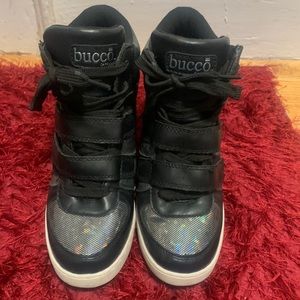 Platform high top sneakers